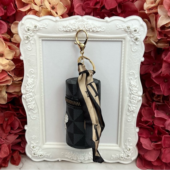 Mickey Mouse Coin Purse with Ribbon Tassel Keychain - Picture 4 of 16